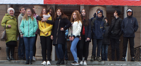 Лучшие читатели Мирненской библиотеки посетили в театр