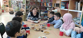 "Мы вместе открыли дверь в сказку" в библиотеке поселка Мирный