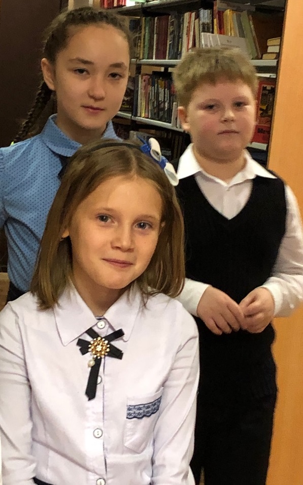 артисты: Л. Зырянова, Ю. Газнобиева, Д. Шулекин