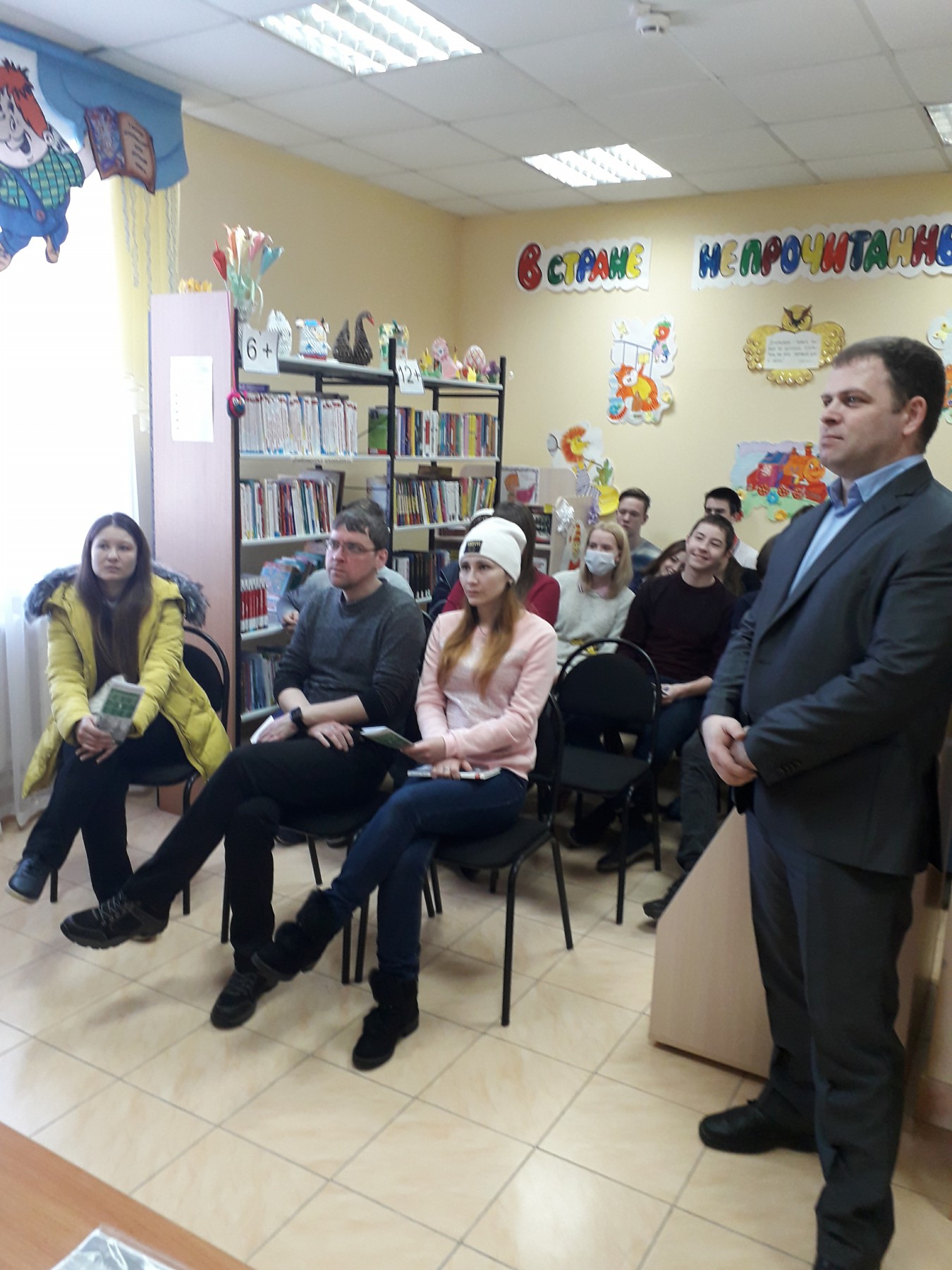 в библиотеке п. Солнечный